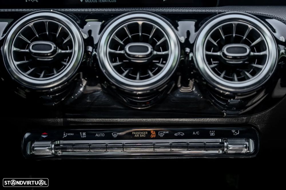Mercedes-Benz A 250 e 8G-DCT AMG Line - 28