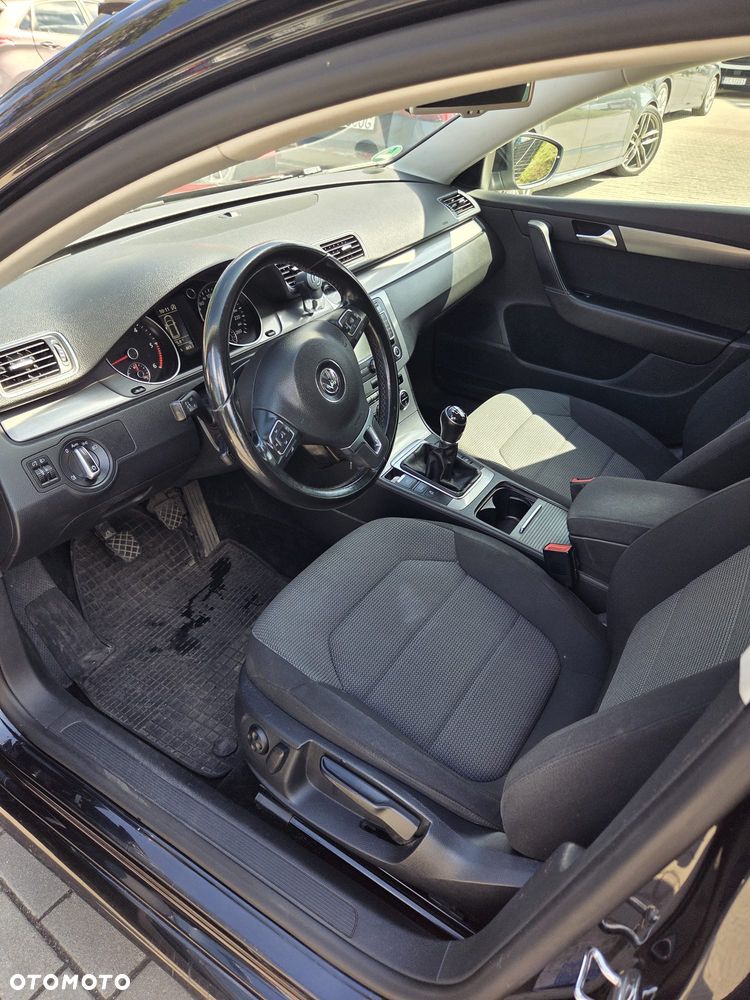 Volkswagen Passat - 6