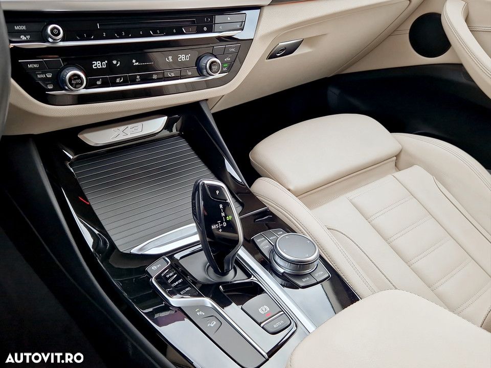 BMW X3 xDrive30i AT - 18