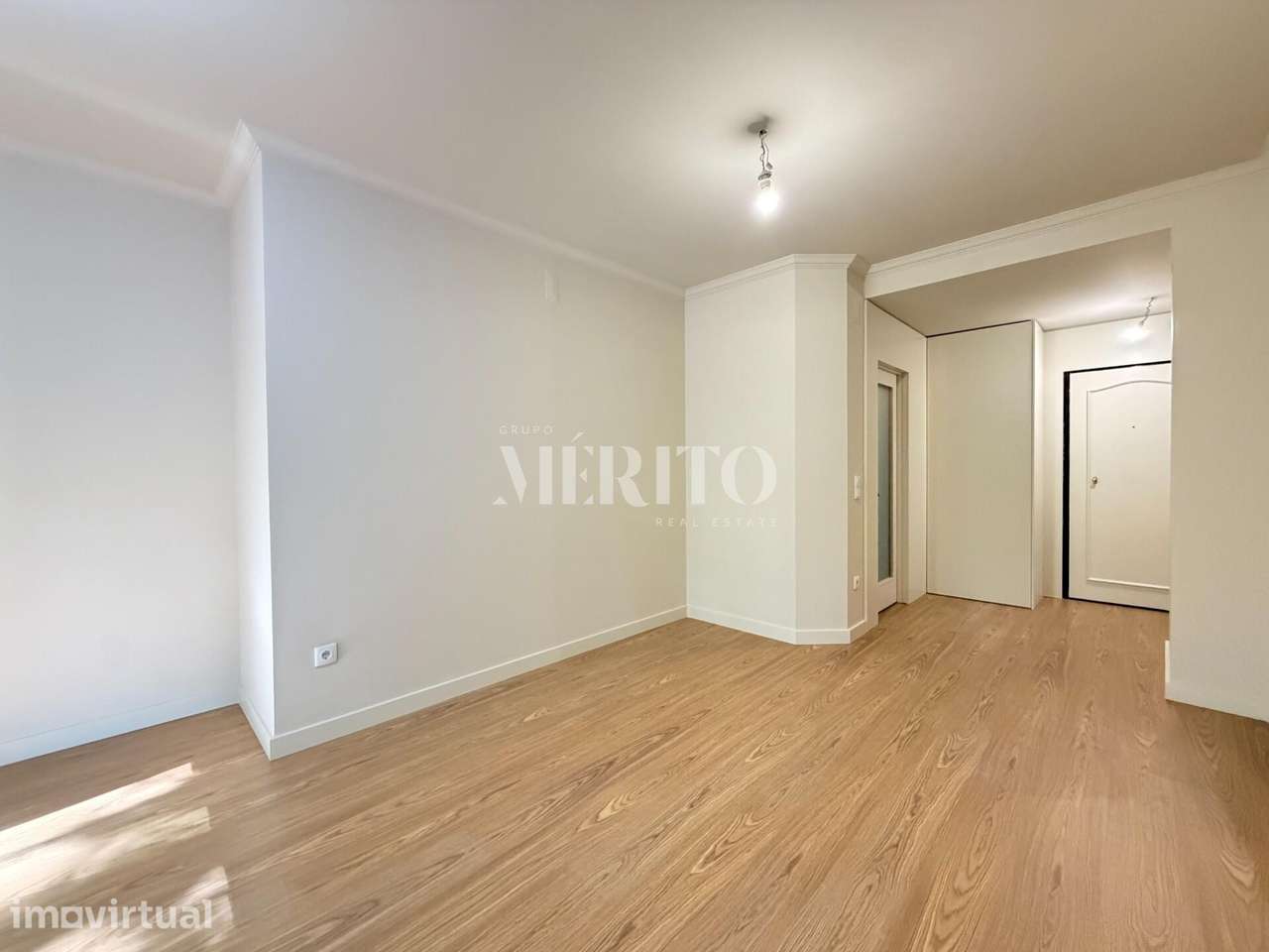 Excelente apartamento T2 localizado no centro de Vila Nova de Famalicã - Grande imagem: 2/12