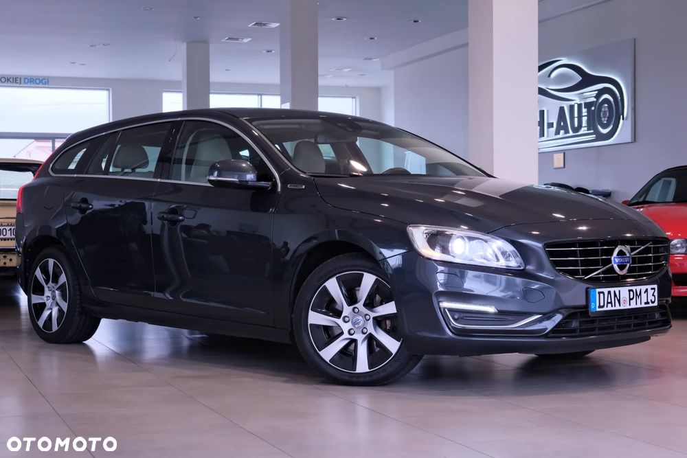 Volvo V60 D6 AWD Plug-in Hybrid Summum - 5