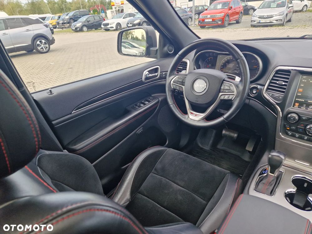Jeep Grand Cherokee - 28