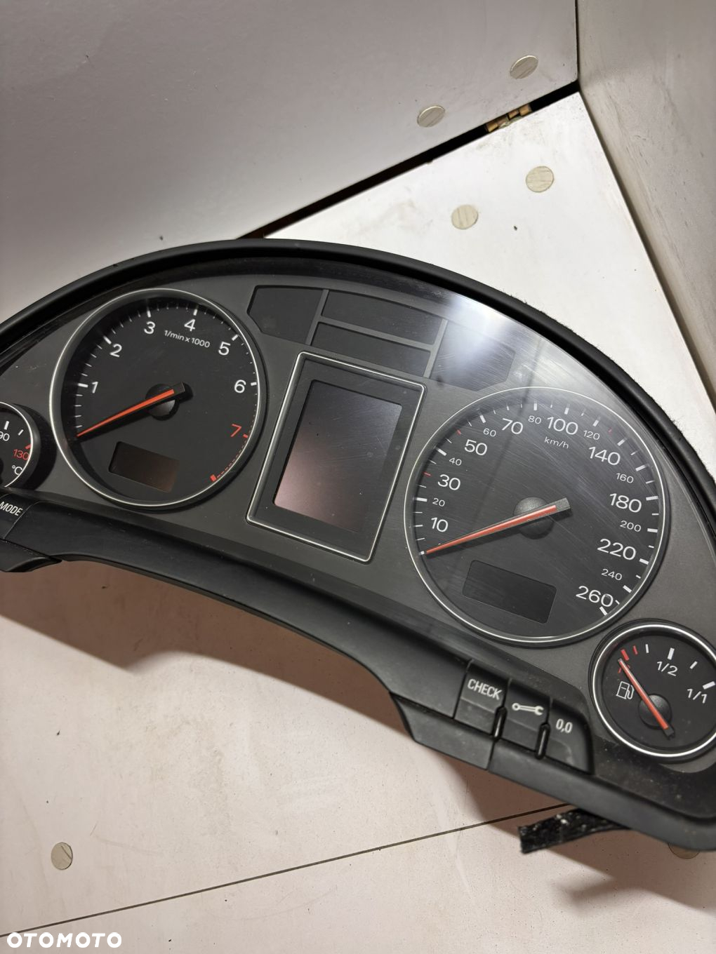 Licznik 1.8t benzyna czerwony fis Audi A4 B6 8E0 920 900 H - 4