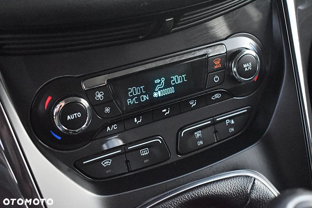 Ford Kuga 2.0 TDCi 2x4 Titanium - 27