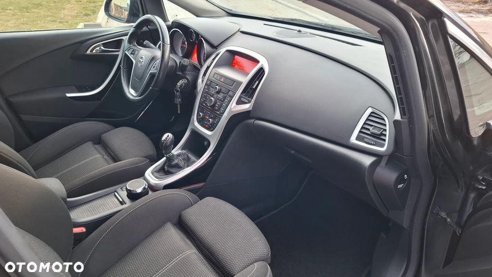 Opel Astra 1.6 Turbo 150 Jahre - 10