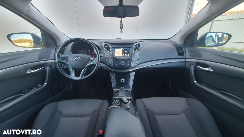 Hyundai i40 Kombi 1.7 CRDi DCT Premium - 5