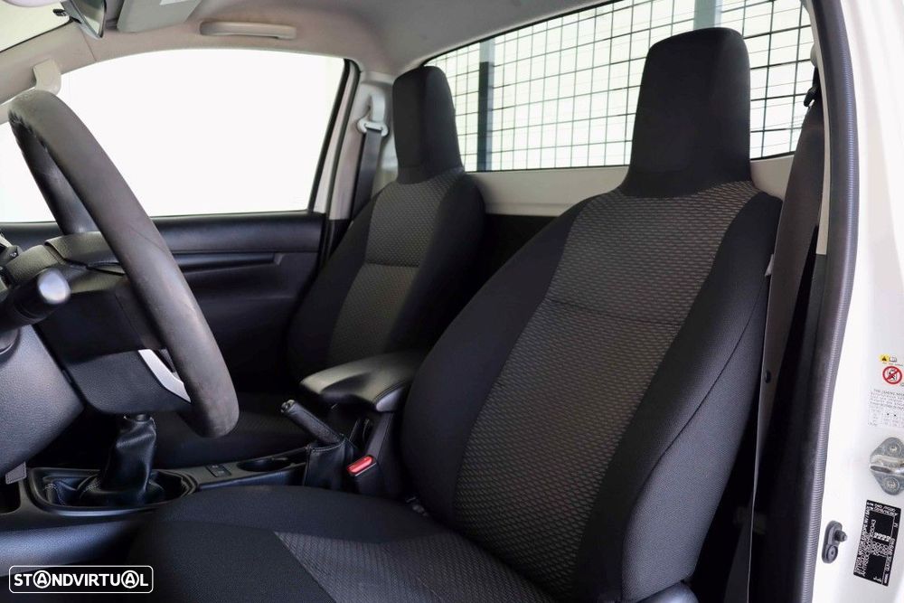 Toyota Hilux 4X4 150 CV 2L - 7