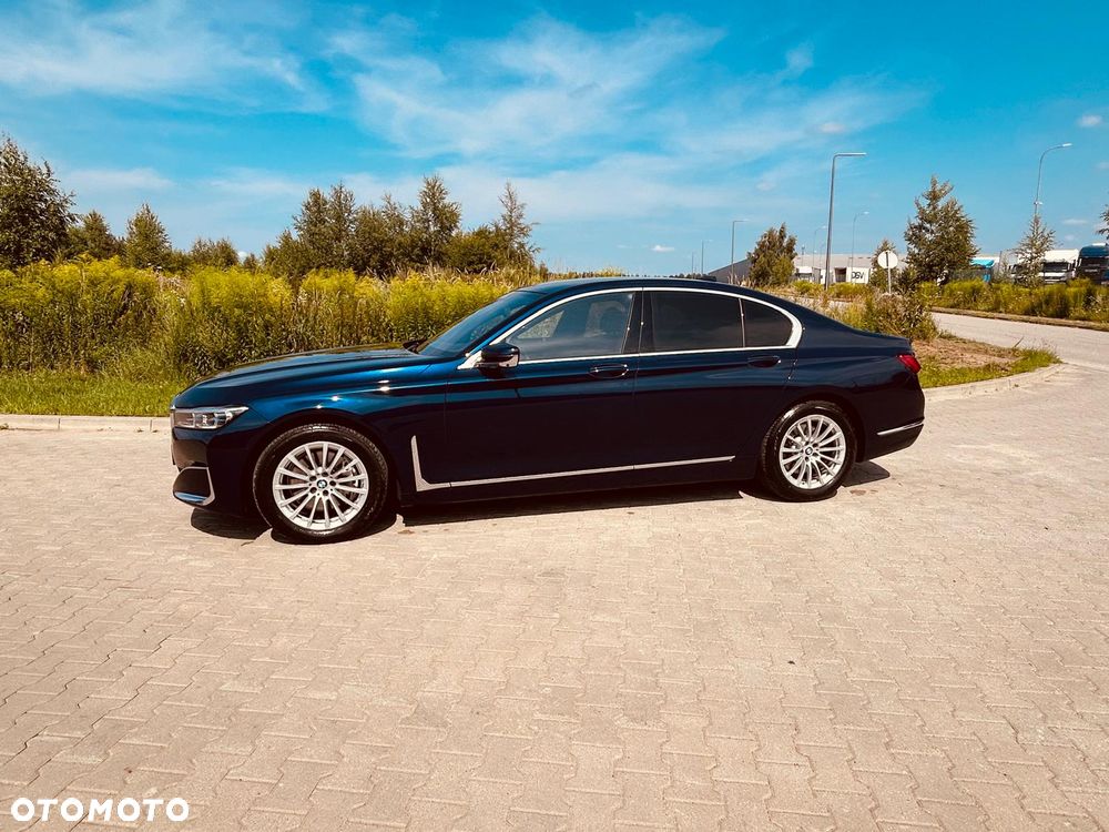 BMW Seria 7 730d xDrive mHEV - 10