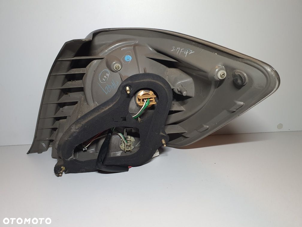 LEXUS IS200 IS300 lampa lewa tylna kombi sportcross jasna 99-05 - 2