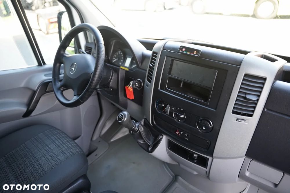 Mercedes-Benz SPRINTER 310 CDI / BRYGADÓWKA  7 MIEJSC / MANUAL / BLASZAK / FURGON - 27