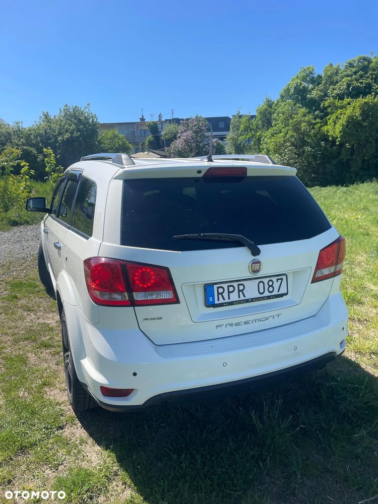 Fiat Freemont 2.0 Multijet Lounge AWD - 4