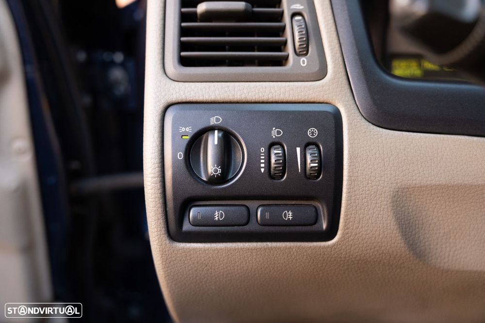 Volvo XC 70 D5 Nivel 2 Auto. - 13