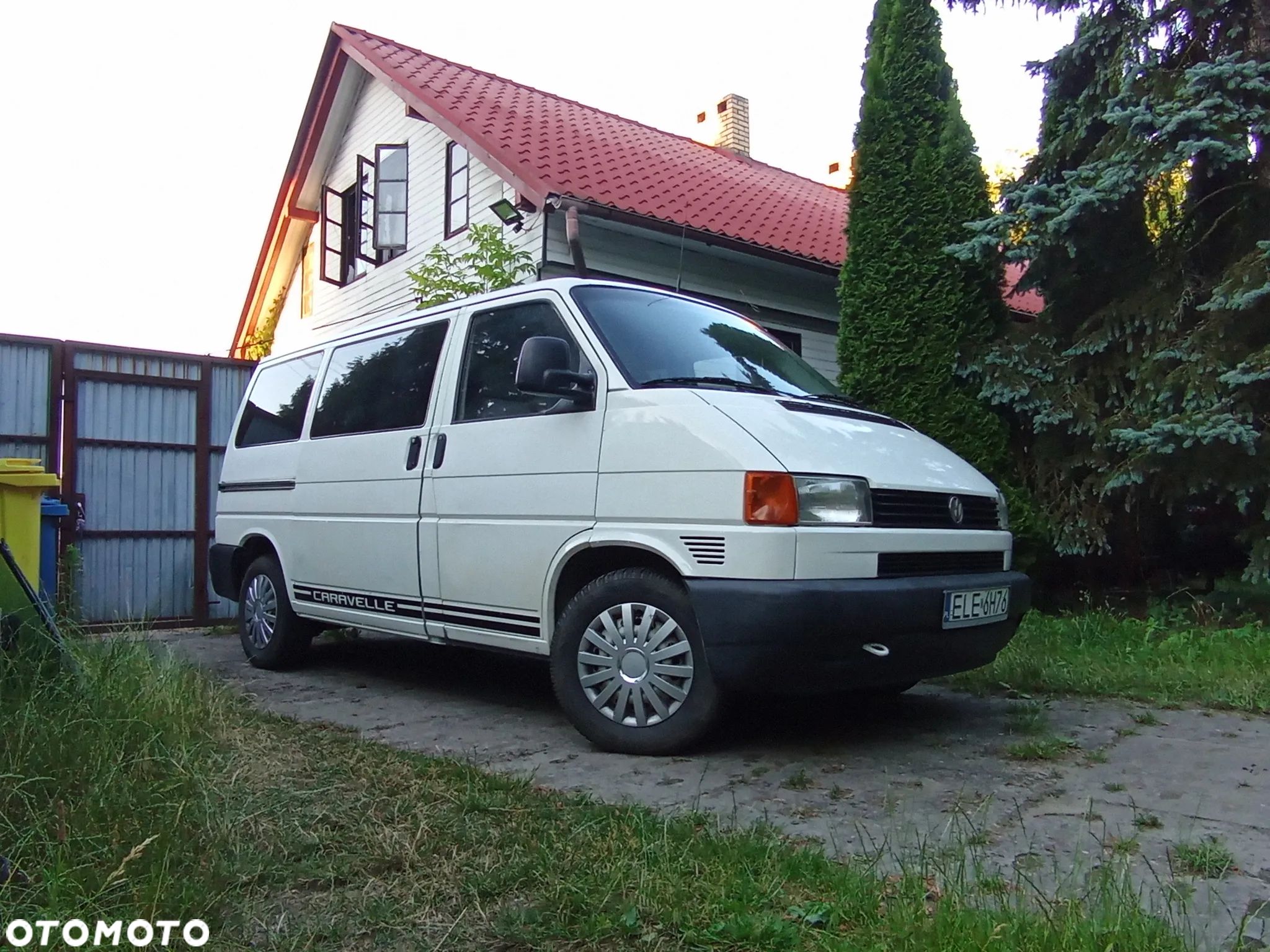 Volkswagen Caravelle - 1