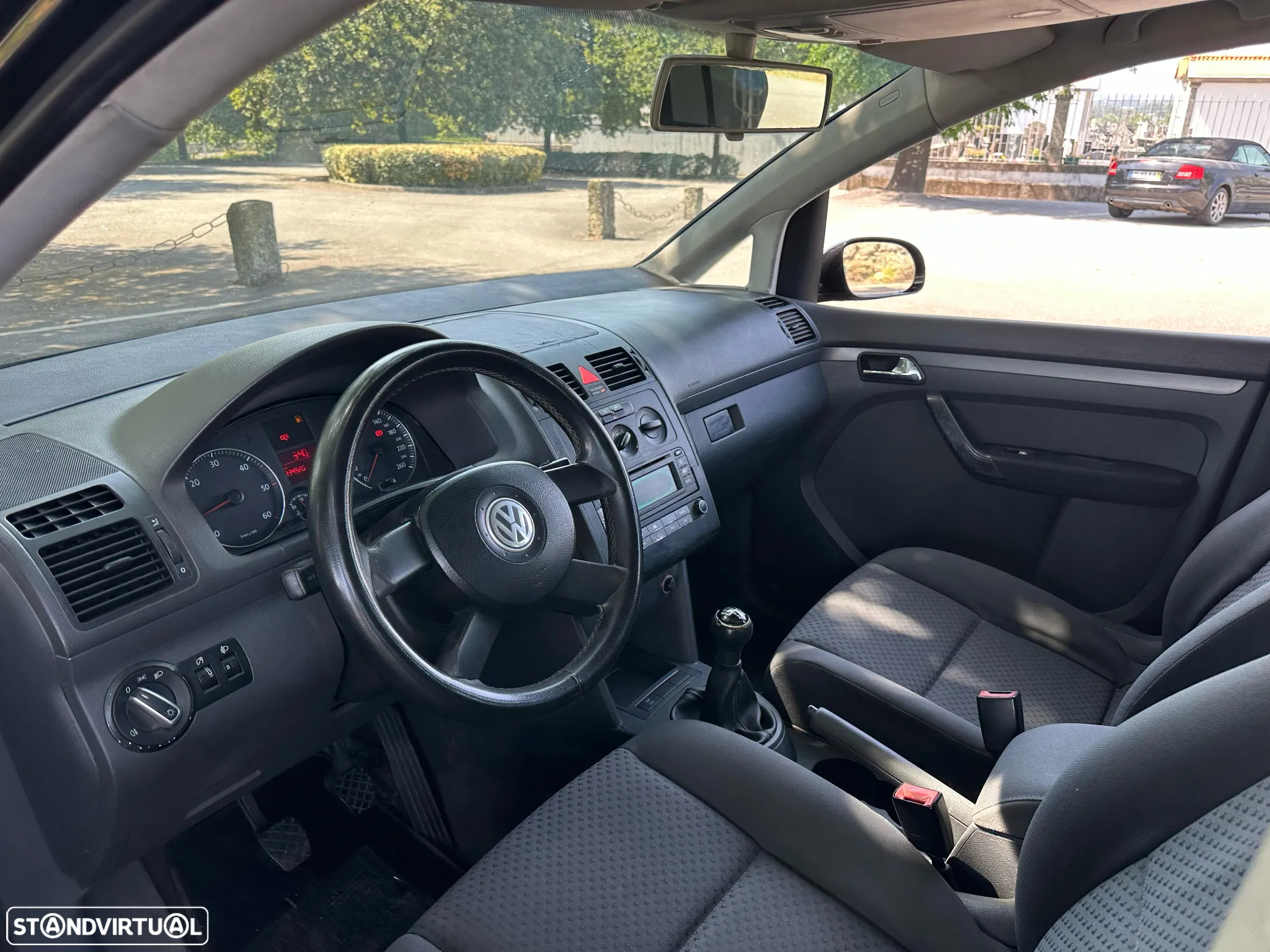 VW Touran 1.9 TDi Highline EC 7L - 8