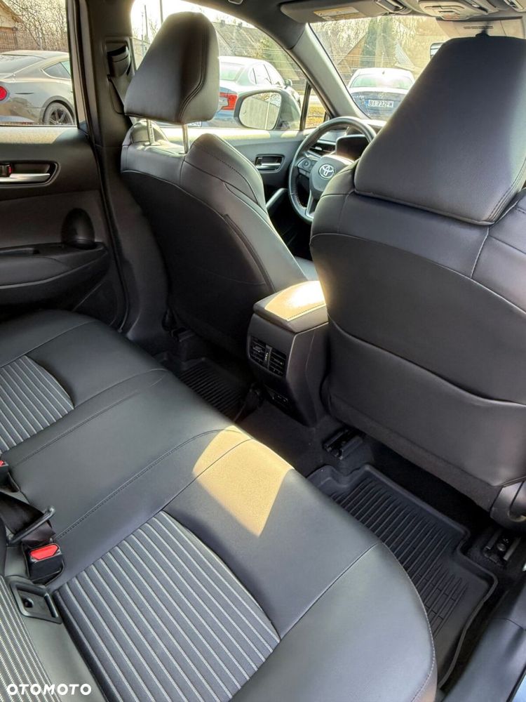 Toyota Corolla Cross - 30