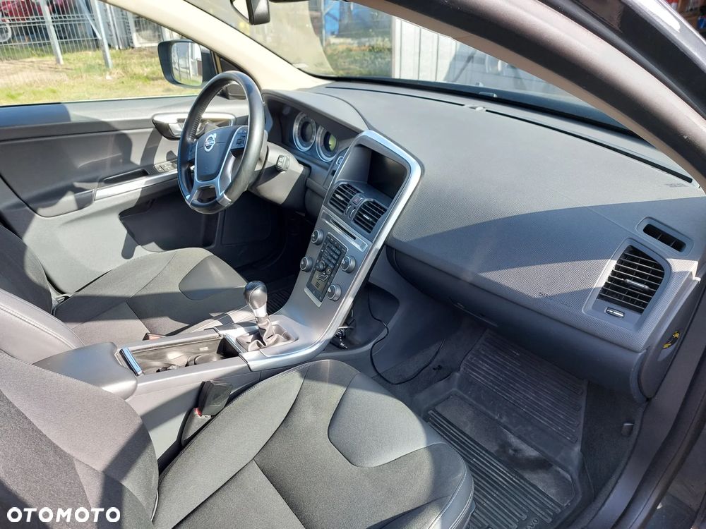 Volvo XC 60 D3 Momentum - 5