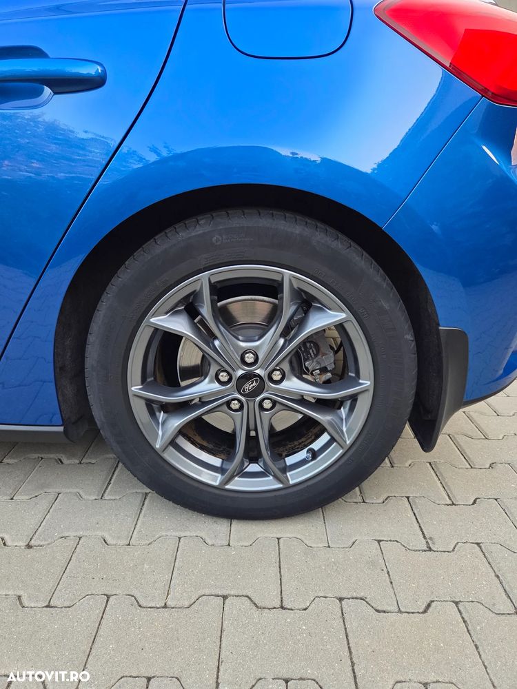 Ford Focus 2.0 EcoBlue Titanium Business - 11