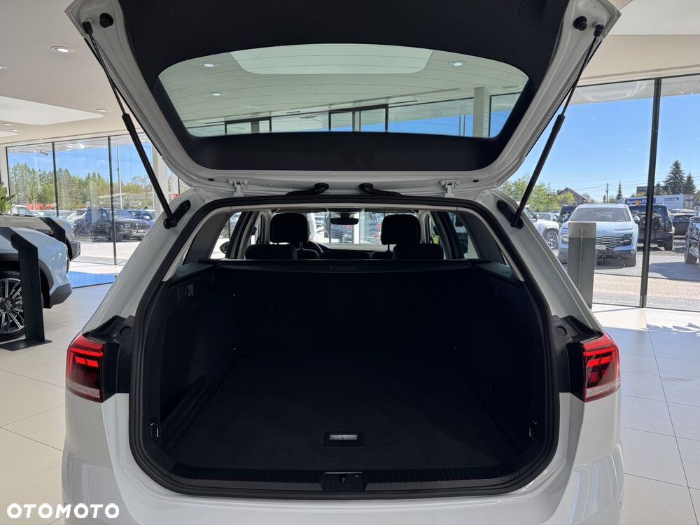 Volkswagen Passat - 17