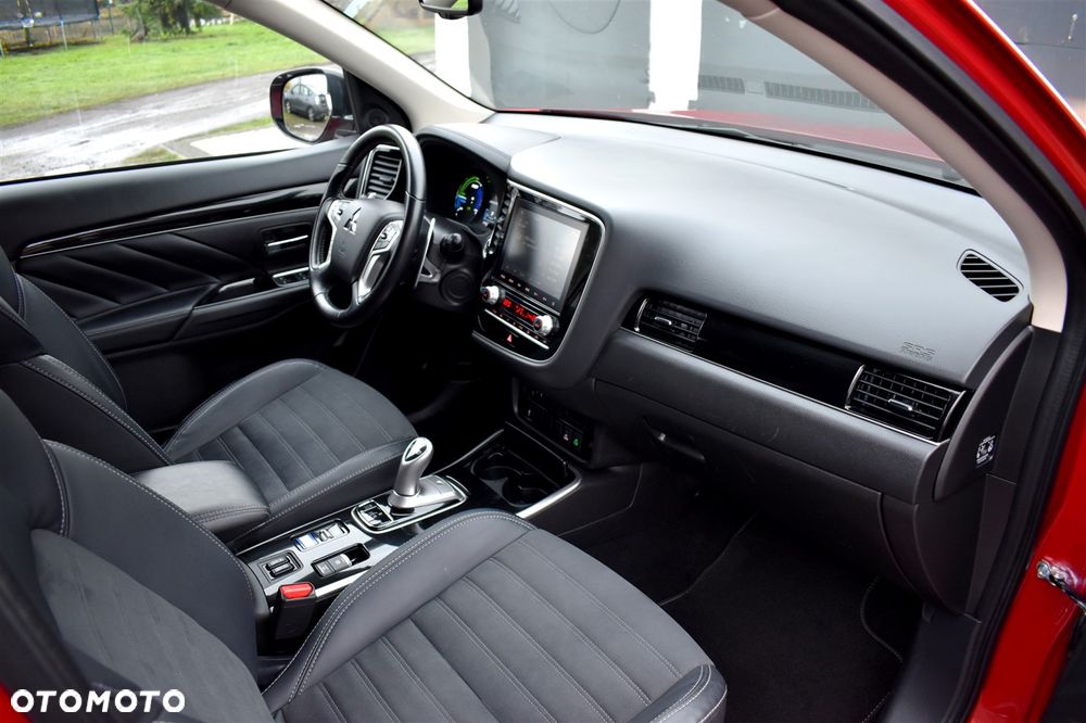 Mitsubishi Outlander Intense + - 26