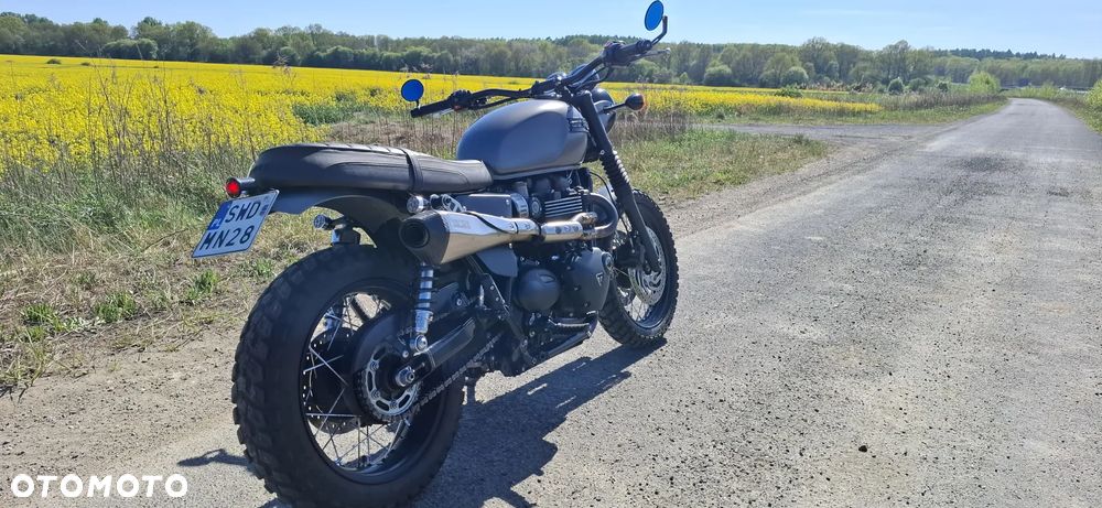 Triumph Bonneville - 2