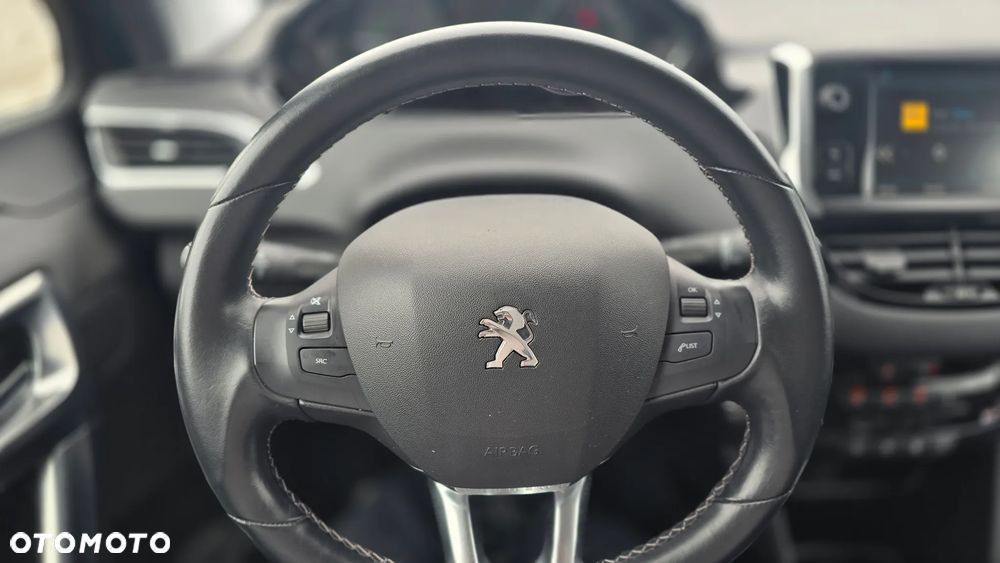 Peugeot 2008 1.2 PureTech Allure S&S - 16