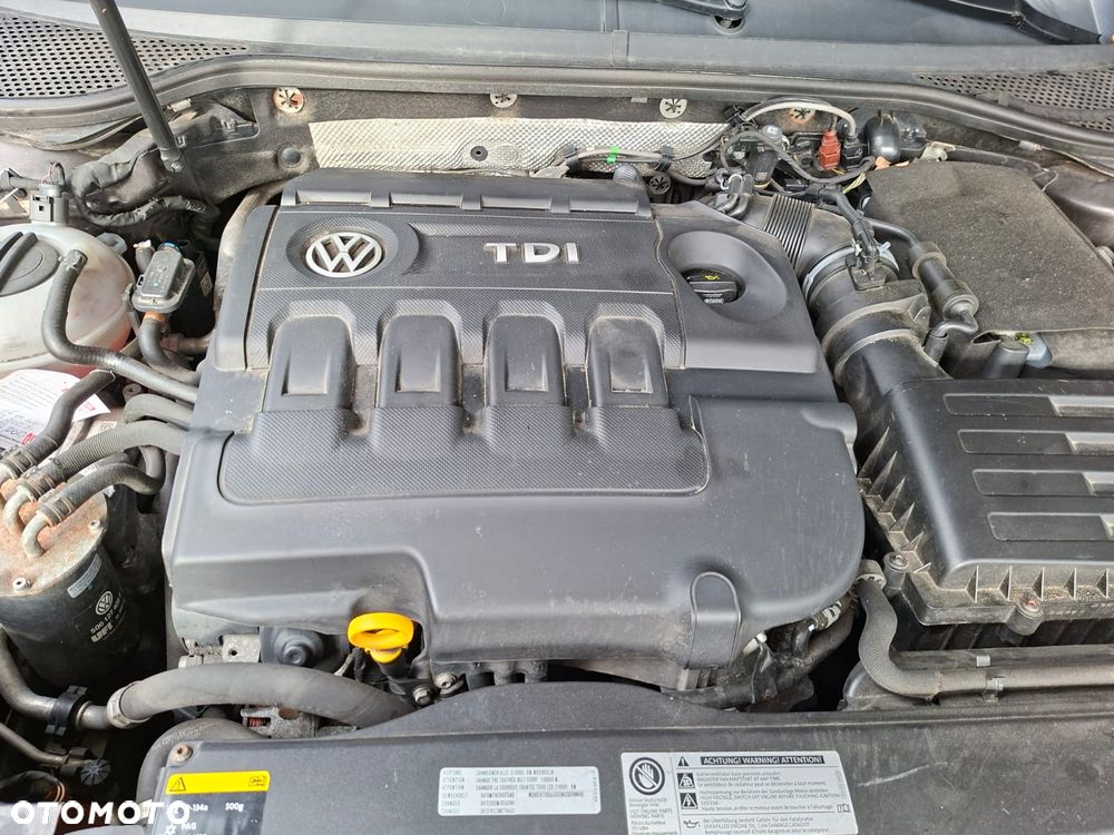 Volkswagen Passat - 13