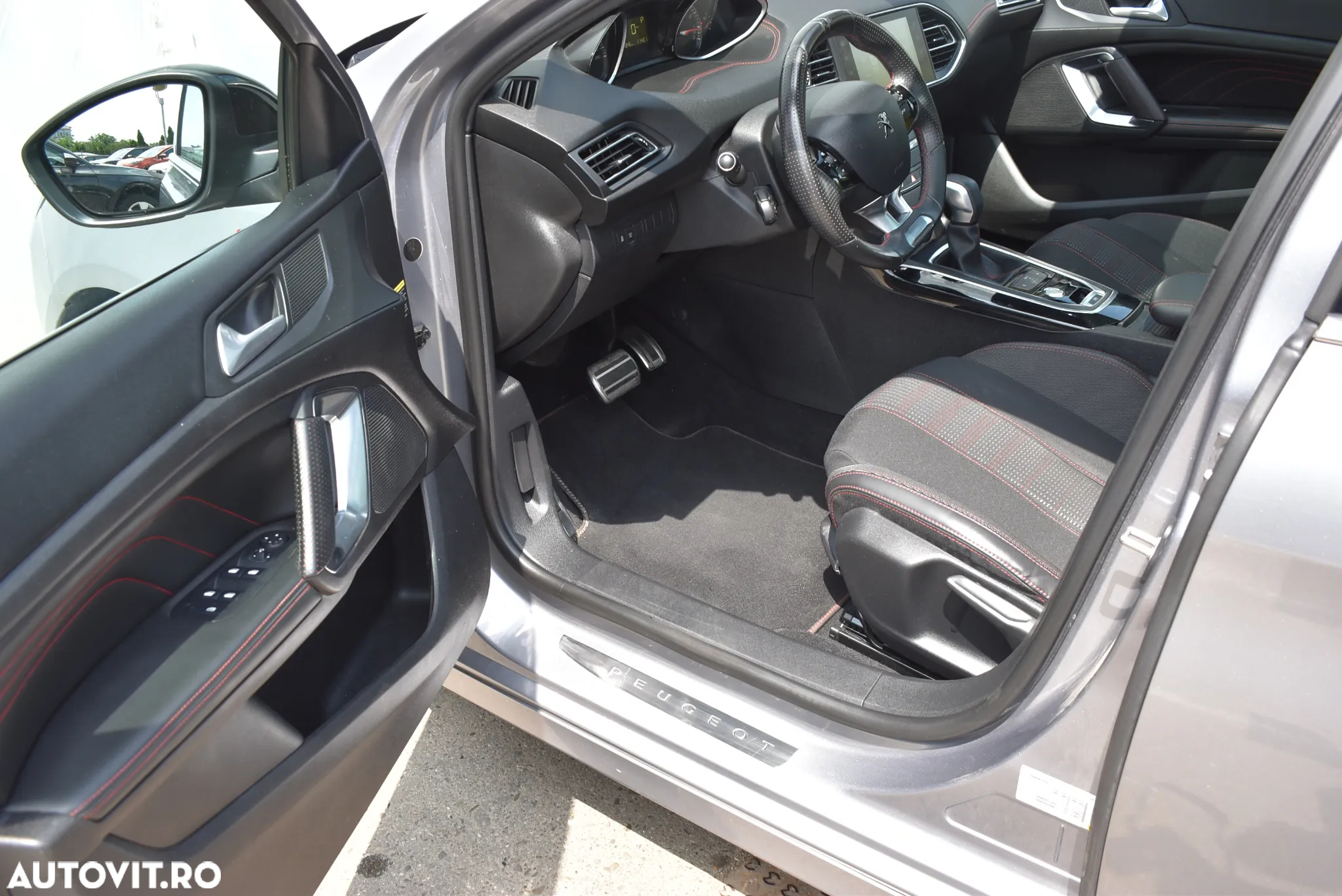 Peugeot 308 SW 1.2 L PureTech Turbo Allure Aut. - 17