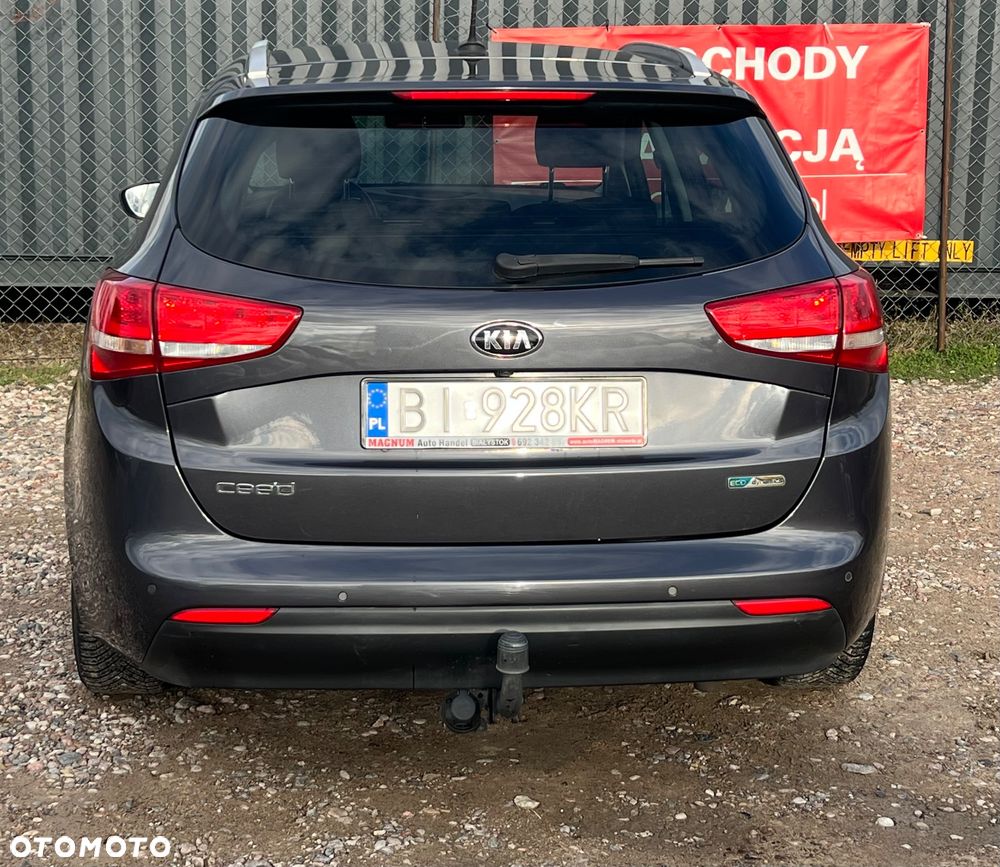 Kia Ceed - 40