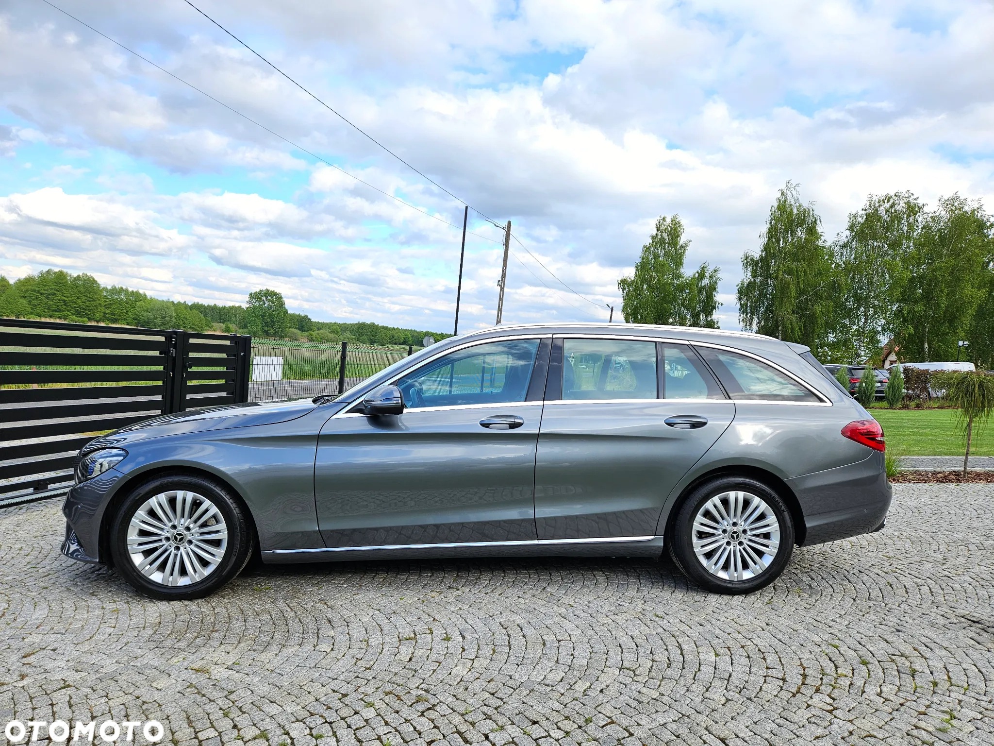 Mercedes-Benz Klasa C 220 d T 9G-TRONIC Exclusive - 4
