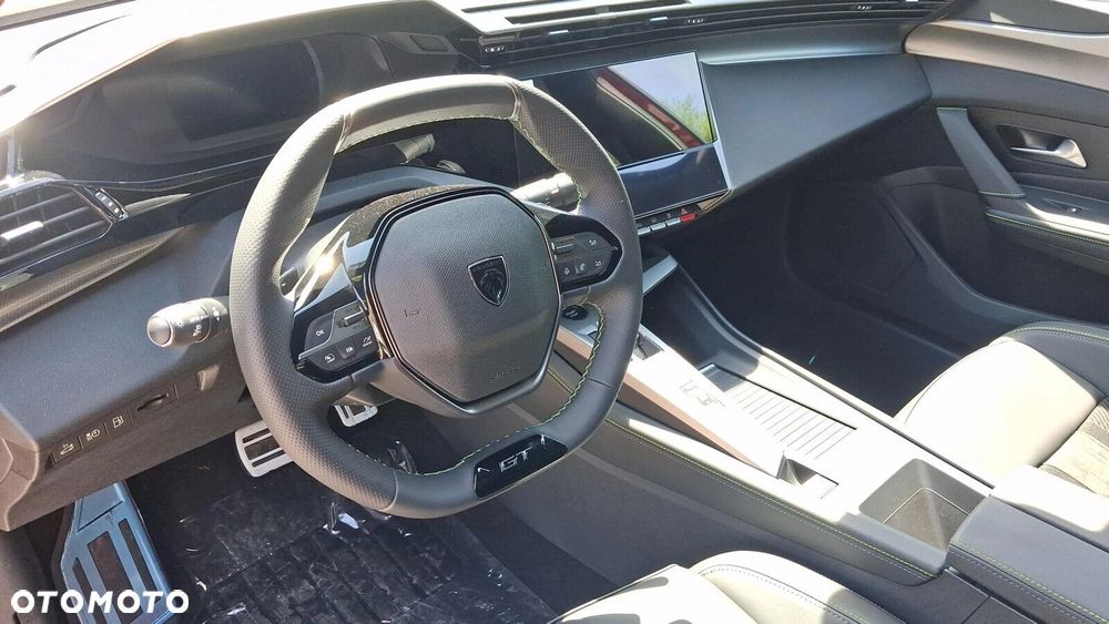 Peugeot 408 - 15