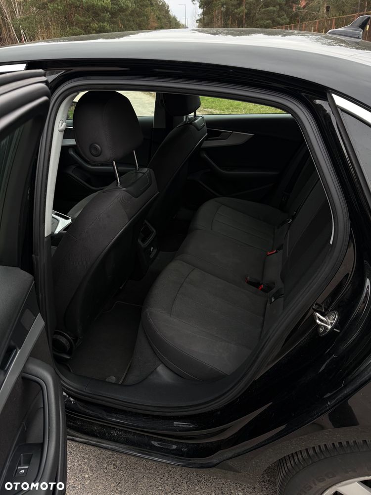 Audi A4 Limousine - 8