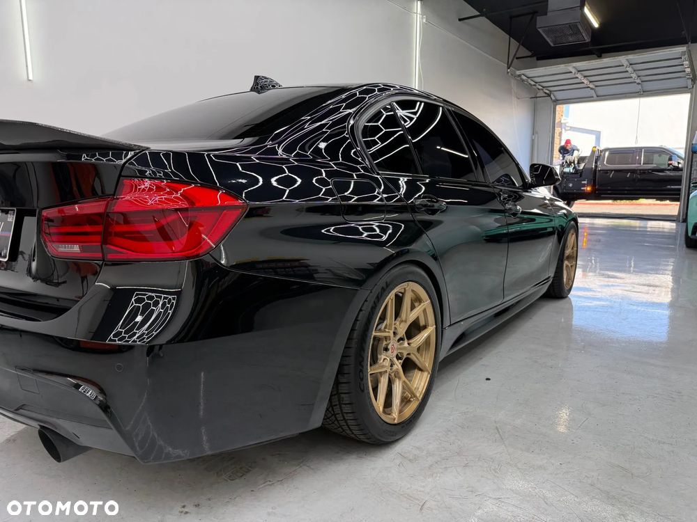 BMW Seria 3 330i M Sport - 11