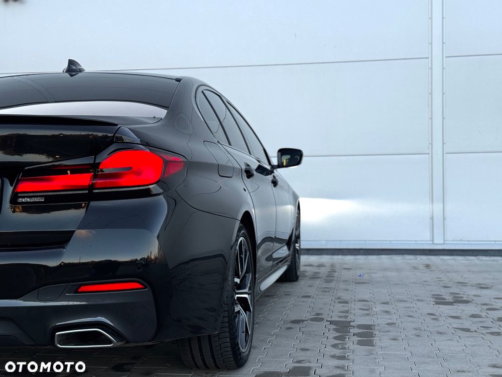 BMW Seria 5 520d xDrive M Sport sport - 32