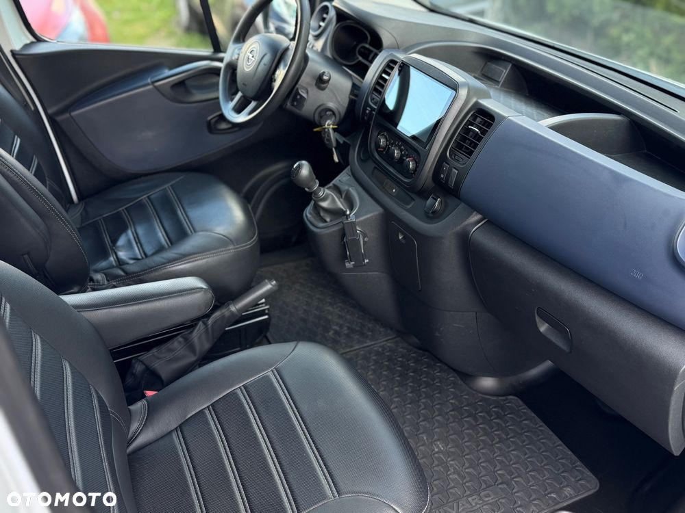 Opel Vivaro - 10