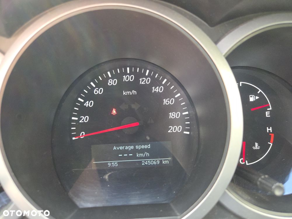 Suzuki Grand Vitara 2.0 De luxe - 39