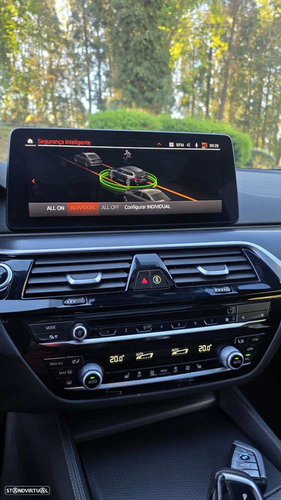 BMW 530 e Pack Desportivo M - 17