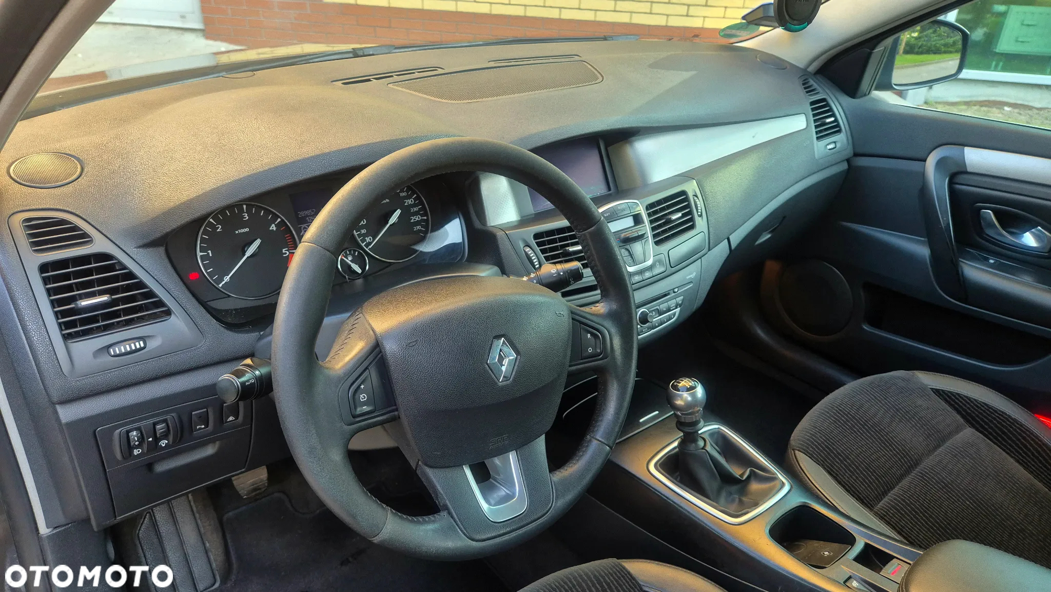Renault Laguna Grandtour 2.0 dCi FAP Exception - 9