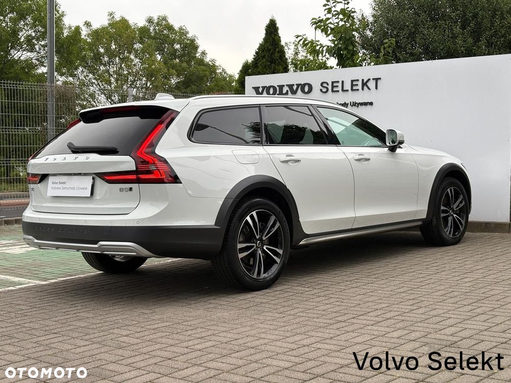 Volvo V90 Cross Country - 9