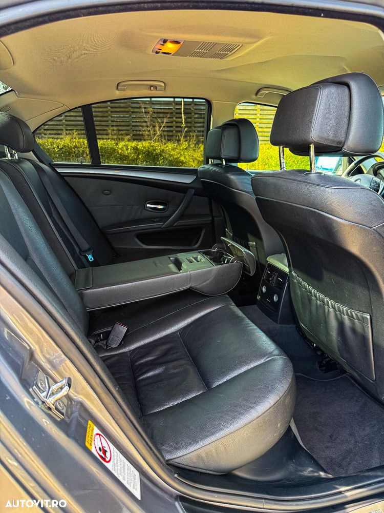 BMW Seria 5 525d Aut. - 10
