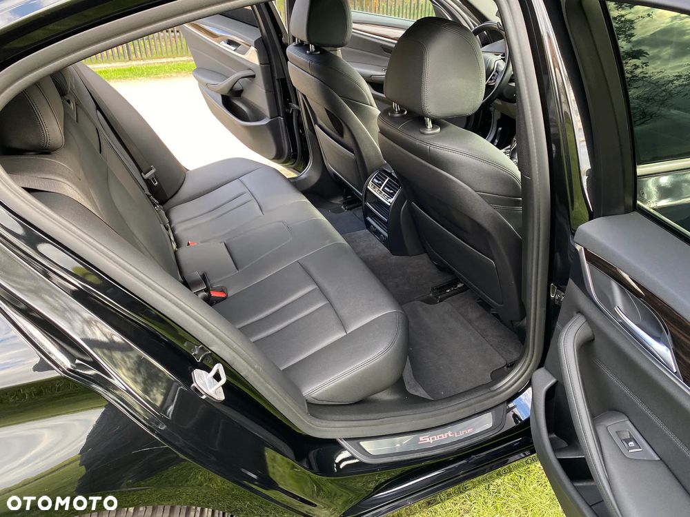BMW Seria 5 530i Sport Line - 14