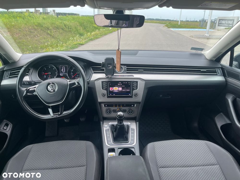 Volkswagen Passat 1.6 TDI BMT Comfortline - 8