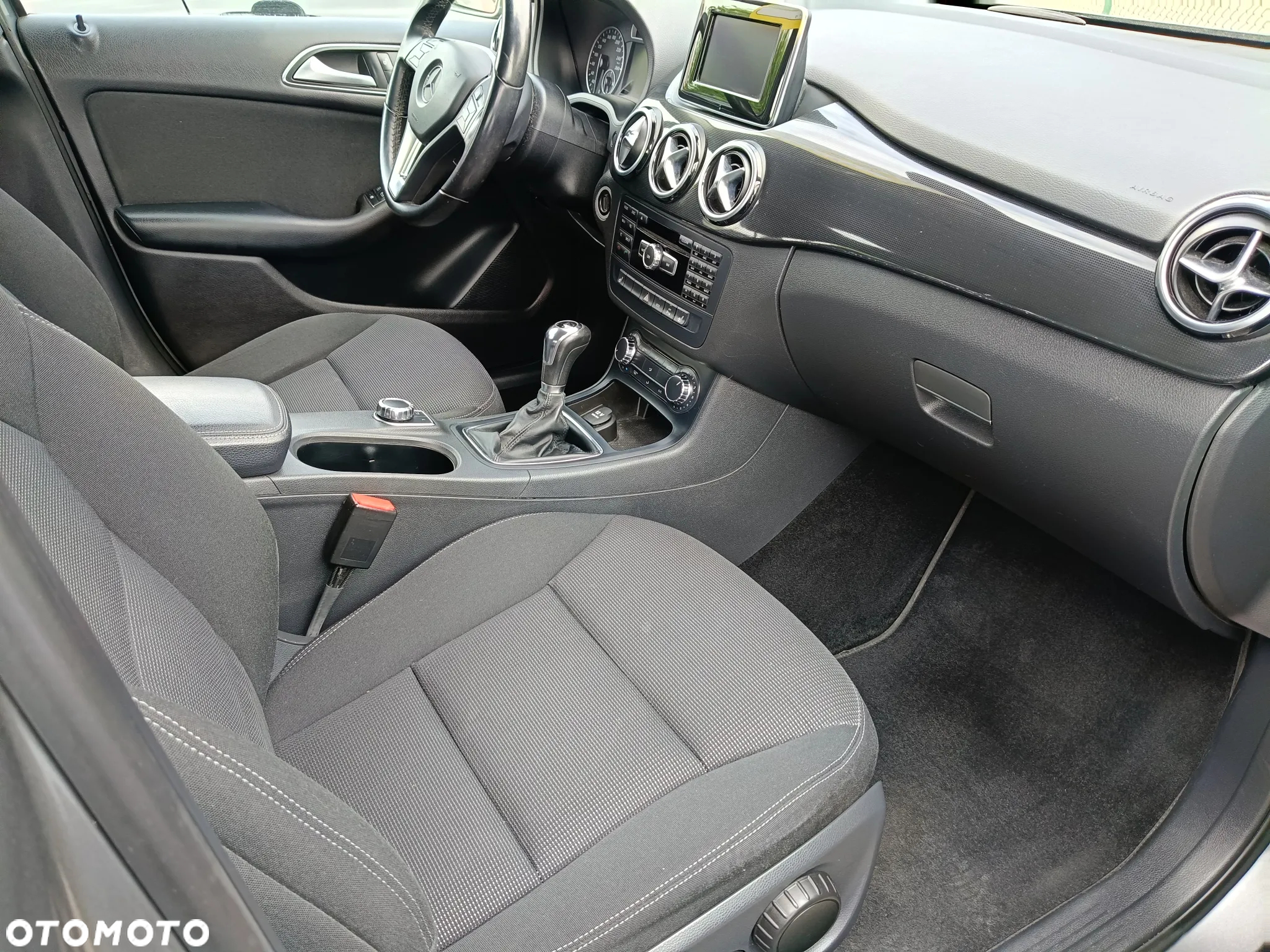 Mercedes-Benz Klasa B 180 (BlueEFFICIENCY) - 6