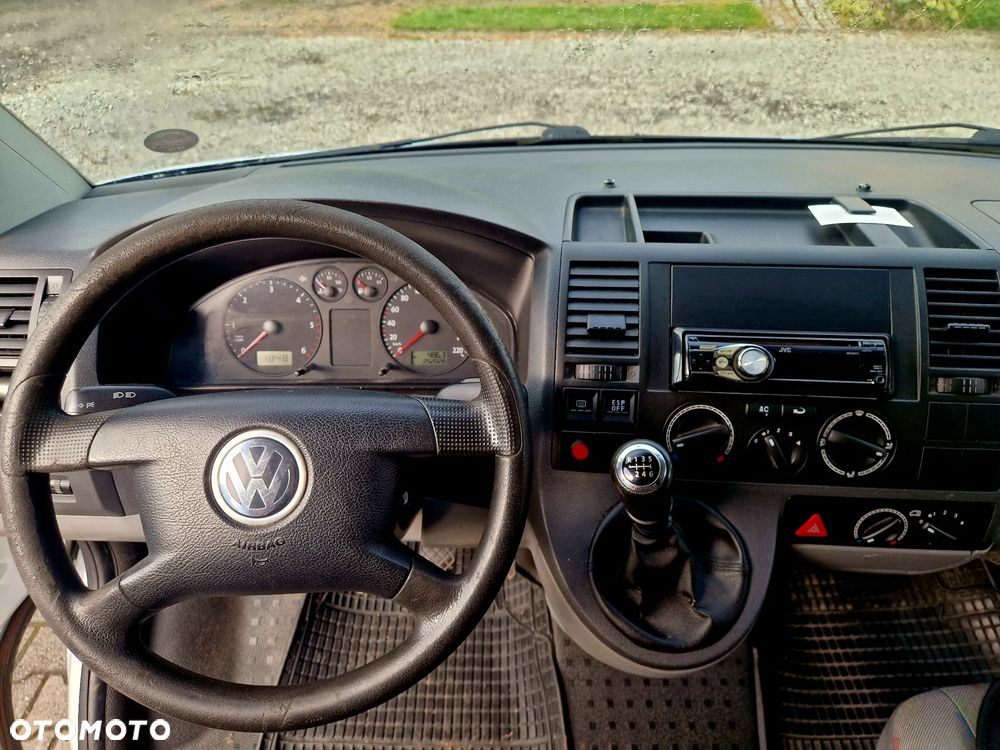 Volkswagen Caravelle - 5