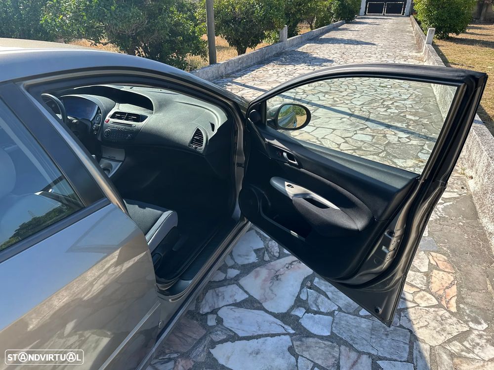 Honda Civic 1.4 Comfort - 28
