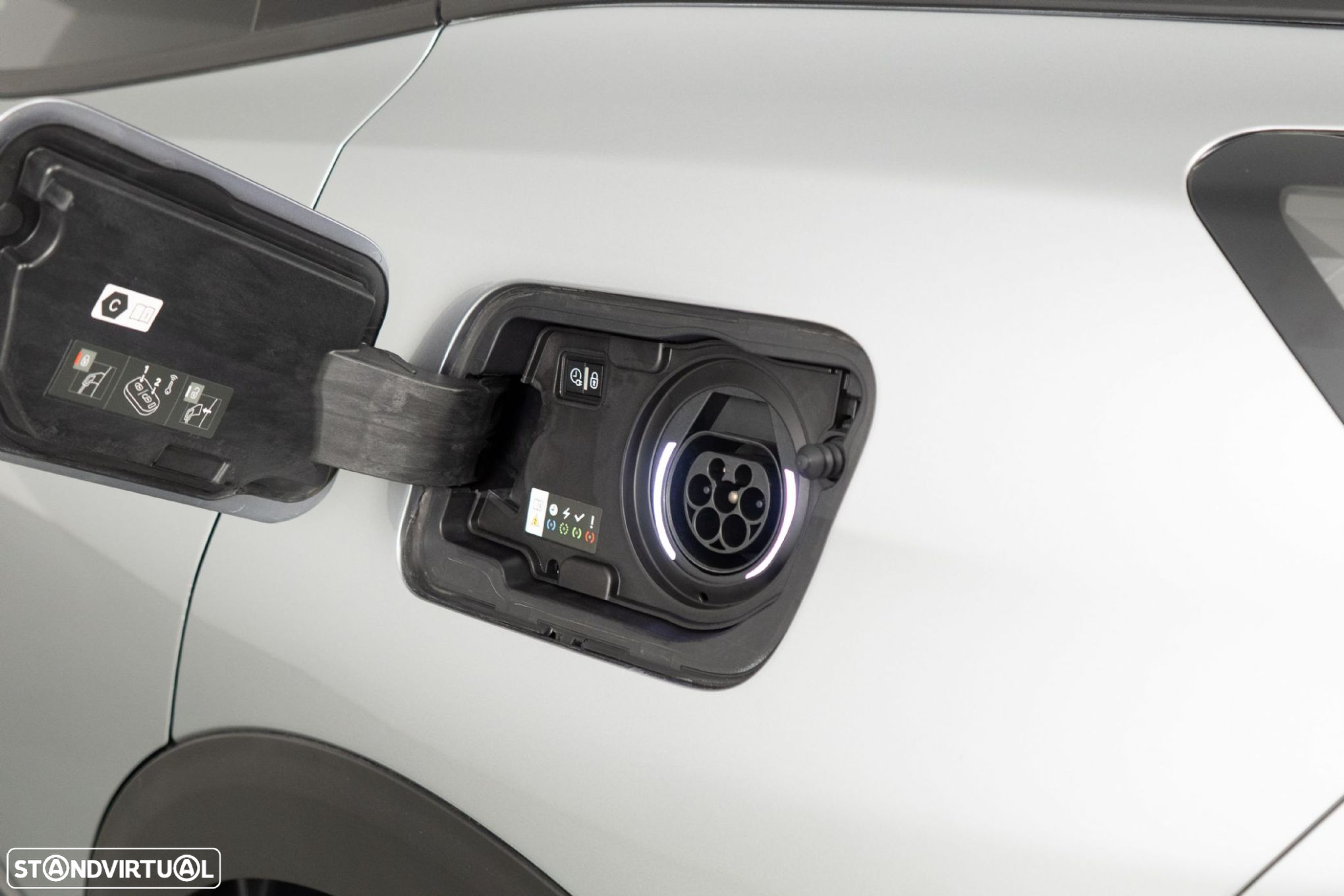 Peugeot 3008 1.6 Hybrid Allure e-EAT8 - 17