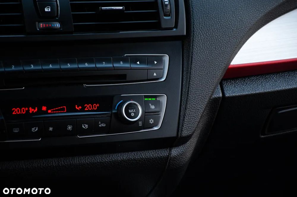 BMW Seria 1 118d Sport Line - 32