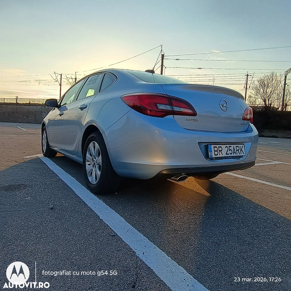 Opel Astra 1.4 Turbo ECOTEC Start/Stop Enjoy - 12