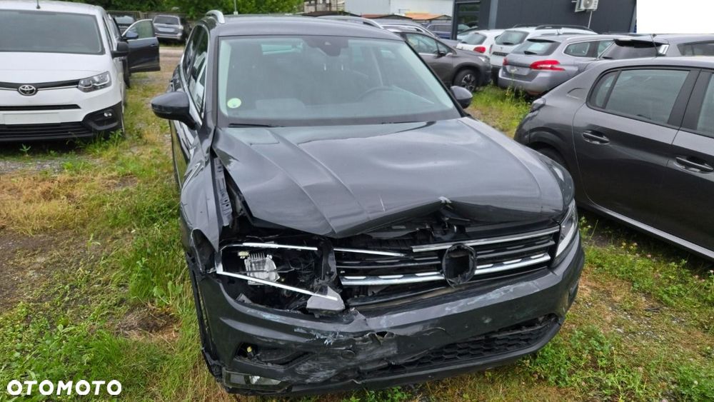 Volkswagen Tiguan - 1