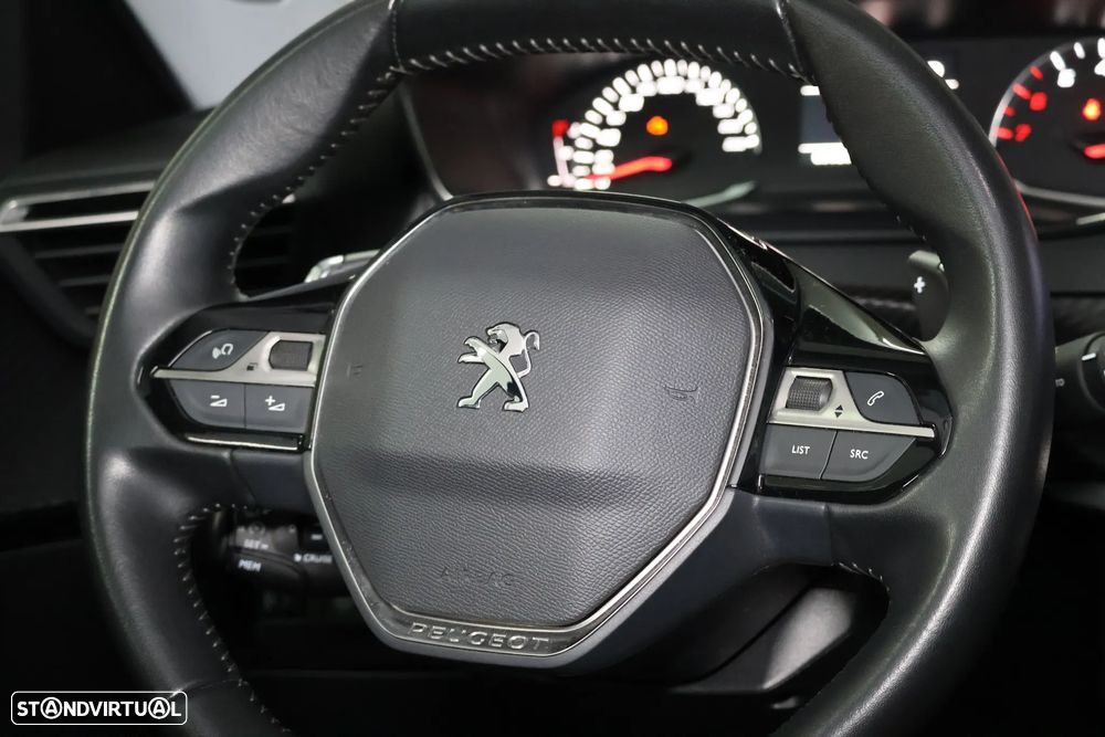 Peugeot 2008 - 10
