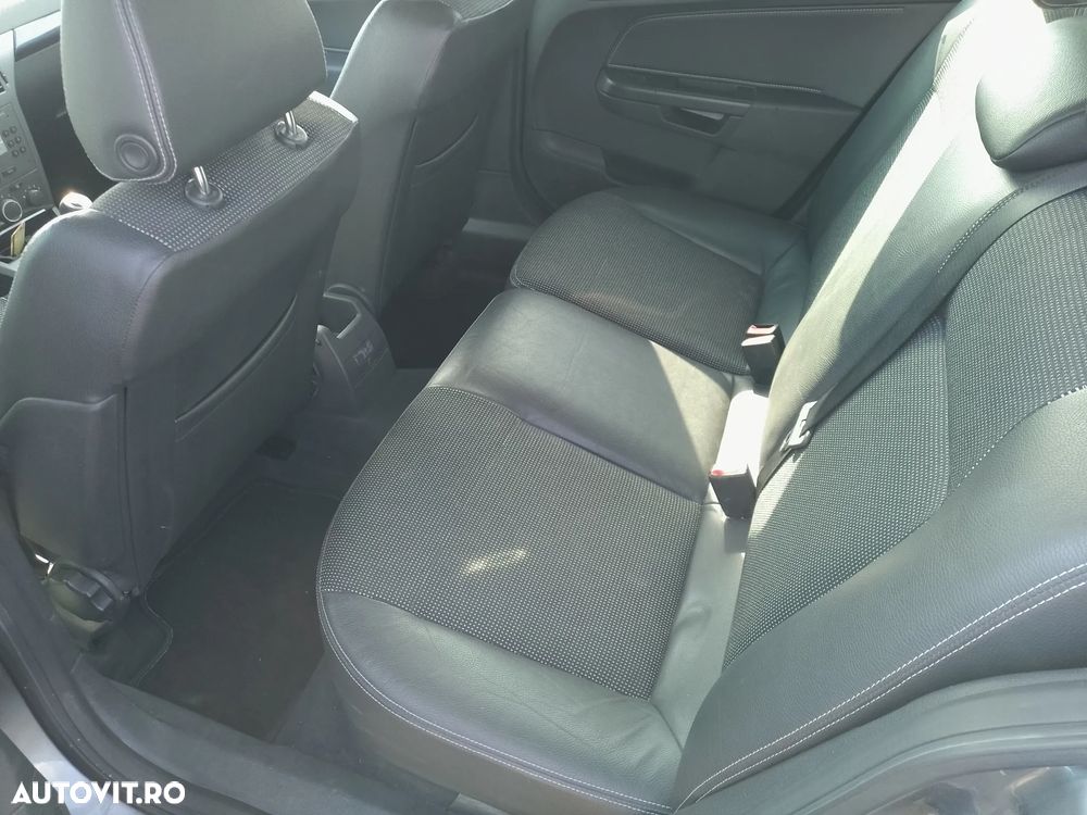 Opel Astra 1.8i Essentia - 7